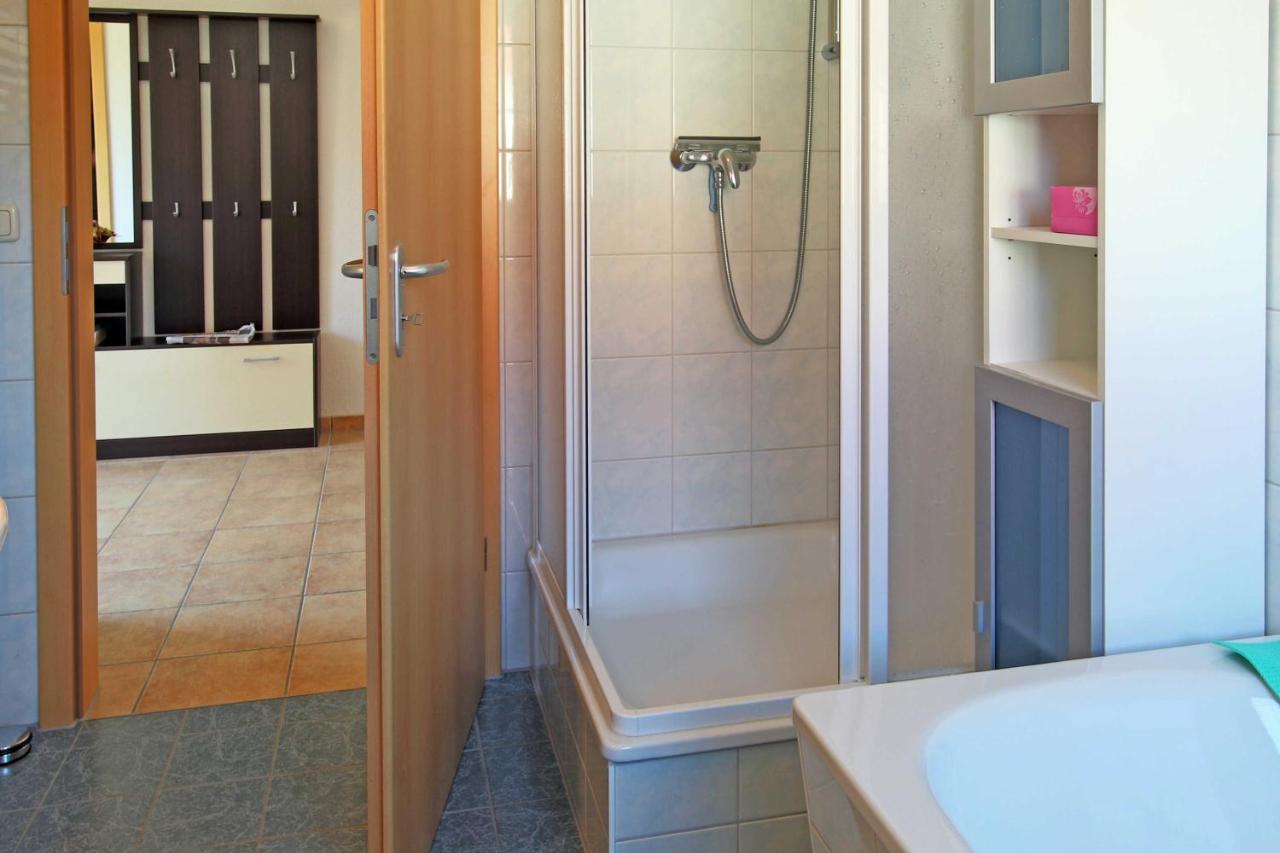 Ferienhaus Luessvitz Ummanz エクステリア 写真