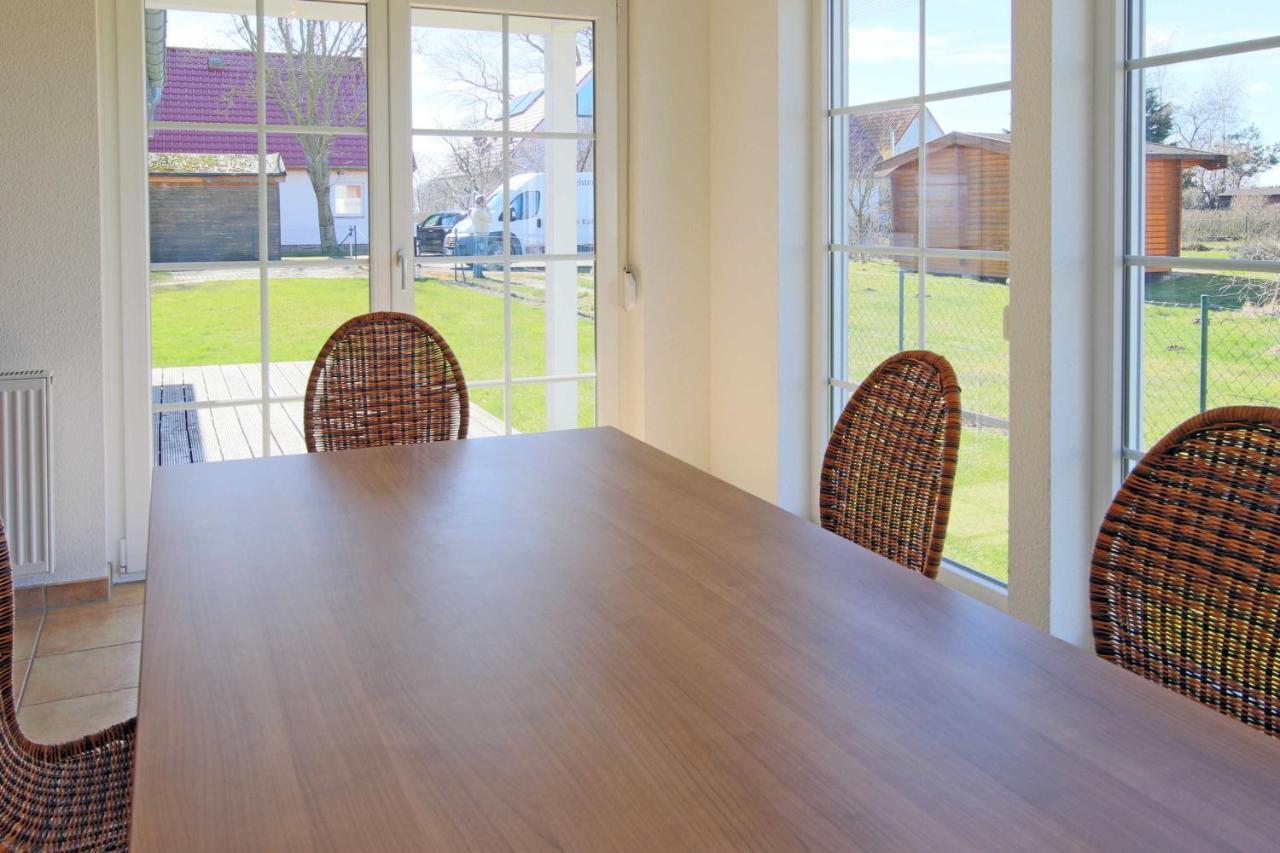 Ferienhaus Luessvitz Ummanz エクステリア 写真
