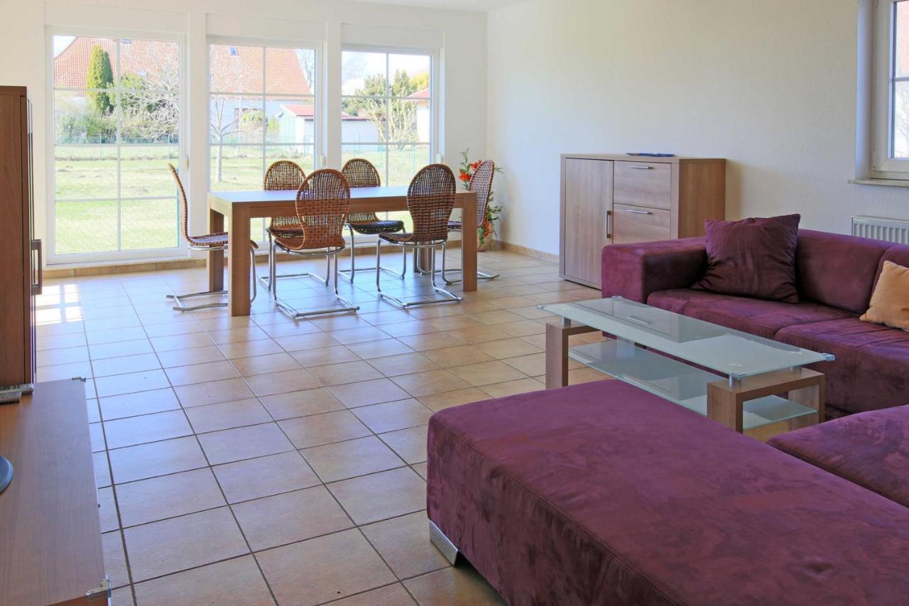Ferienhaus Luessvitz Ummanz エクステリア 写真
