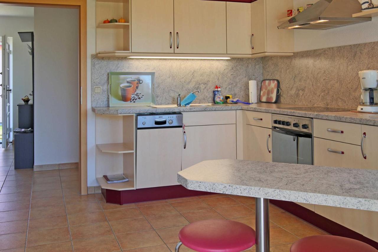 Ferienhaus Luessvitz Ummanz エクステリア 写真